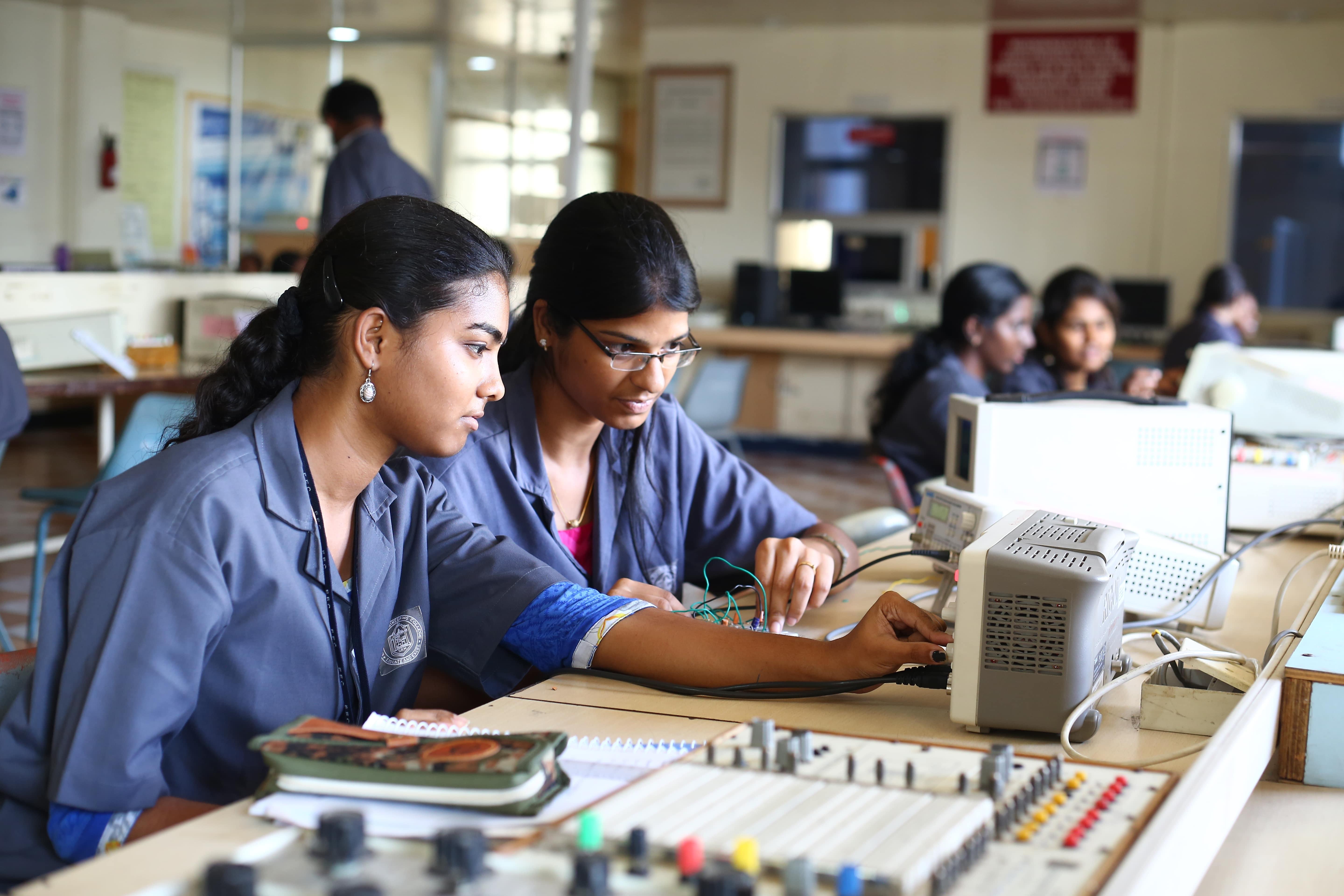 SRM Easwari Laboratories photo 3